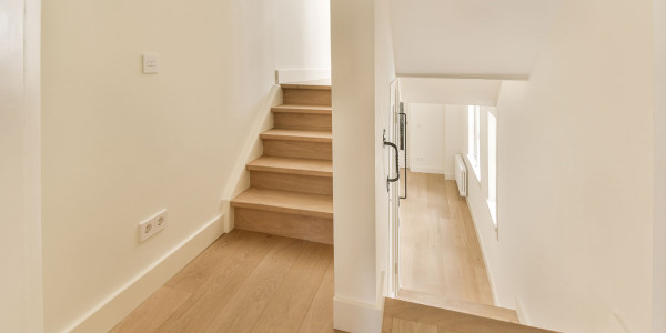 Rehabilitación / Reformas de Casas Alcobendas · Reformas de Escaleras y Pasillos